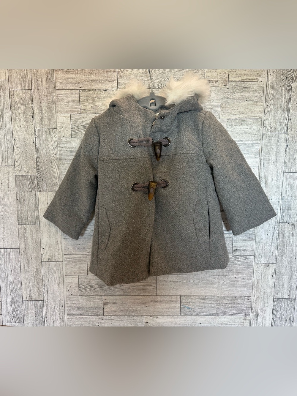 Kids Gray Toggle Hooded Coat with Faux Fur Trim w snap buttons size 18mnths
